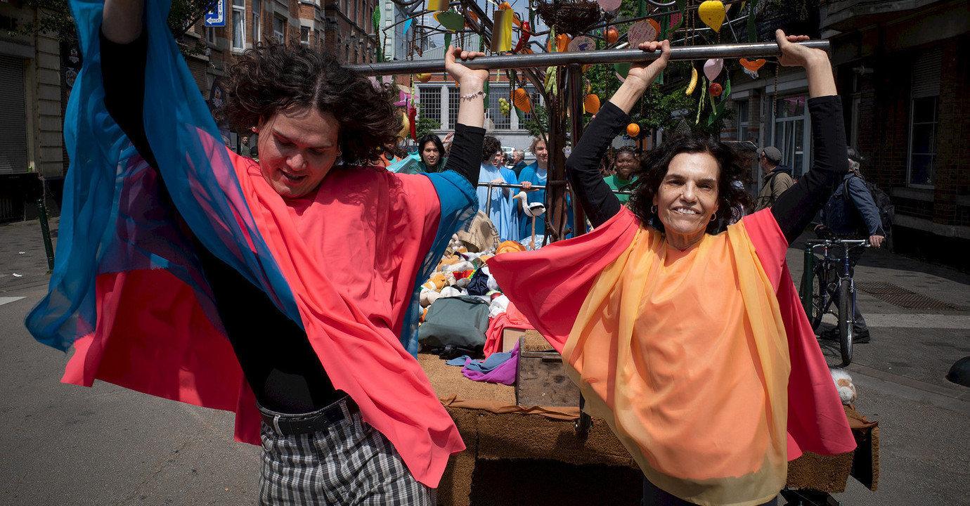 C 8 211 2000 1336 cr 1380 720 q 85 cr 1380 720 630e3a